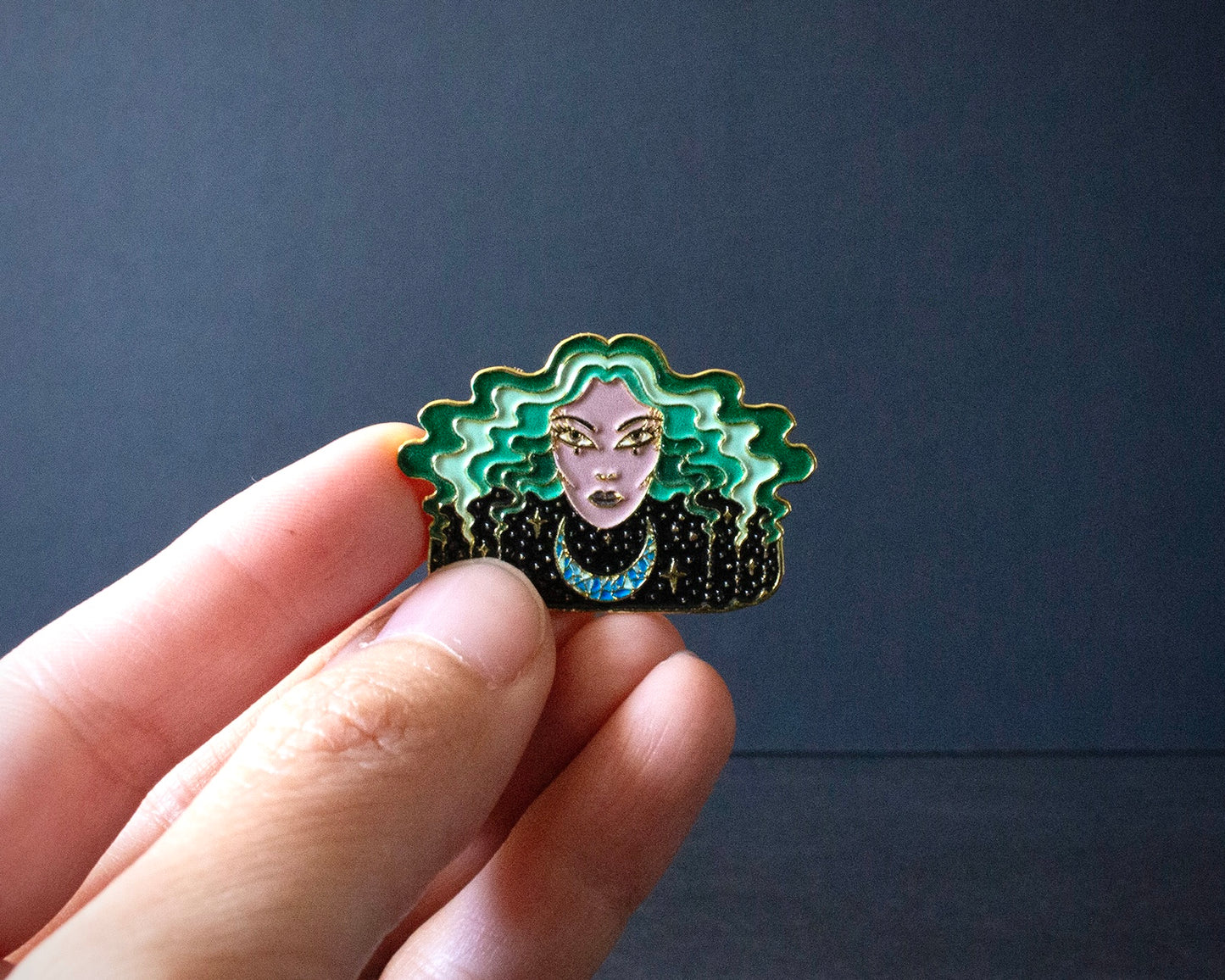 MAGIC WOMAN ENAMEL PIN